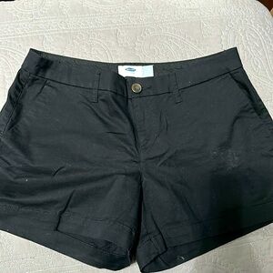 Old Navy Black shorts that are size 2 and 3.5” length